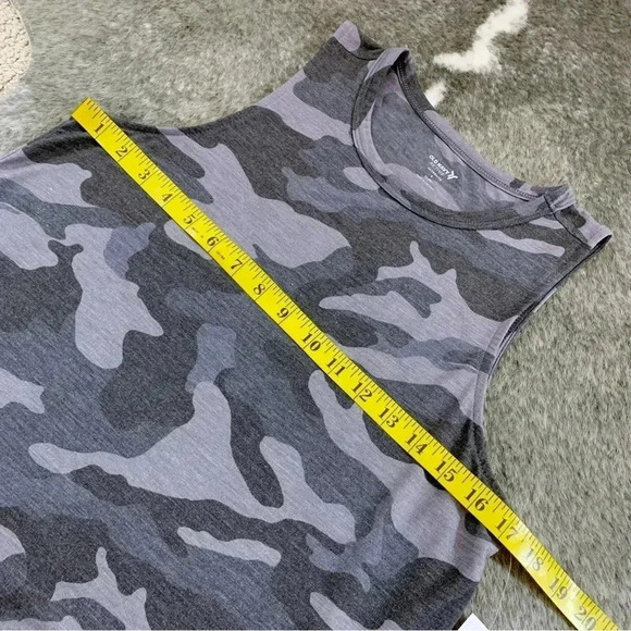 NWT Old Navy Active Camo Top - Picture 9 of 9